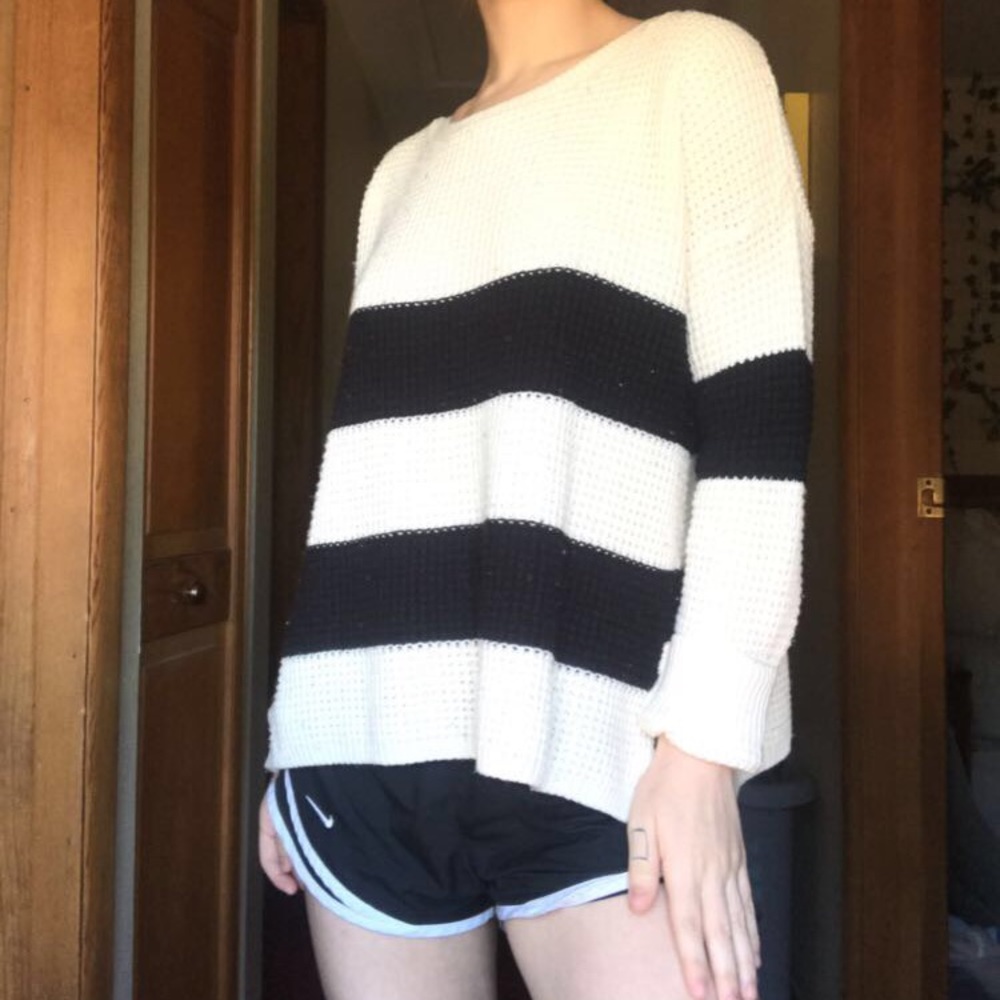 Forever 21 black and white sweater